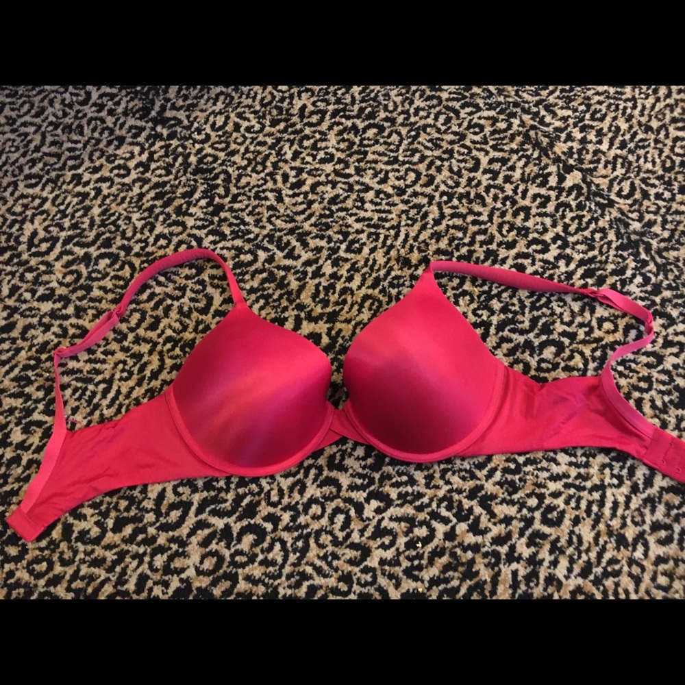 Victoria’s Secret Perfect One Full Coverage Bra ♥️